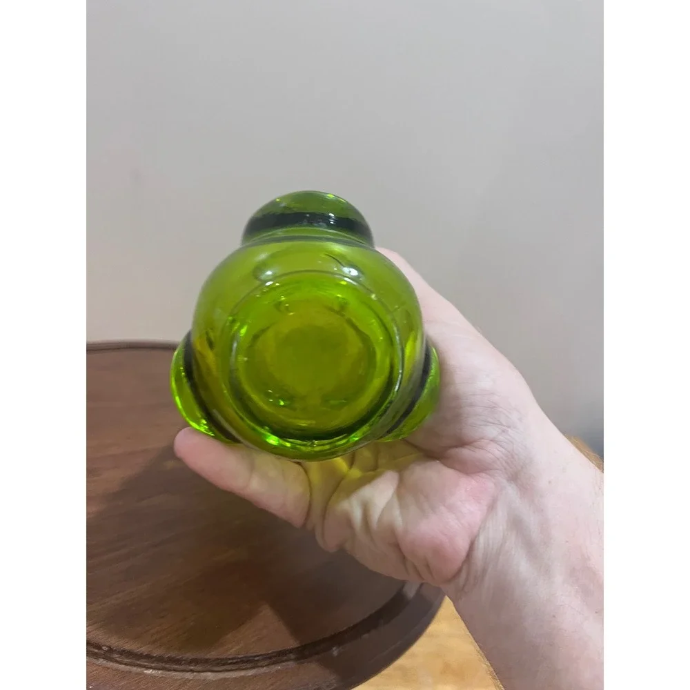Vtg Viking Glass Avocado Green Swung Vase Mid Century Modern 9.5 Inch MCM Art